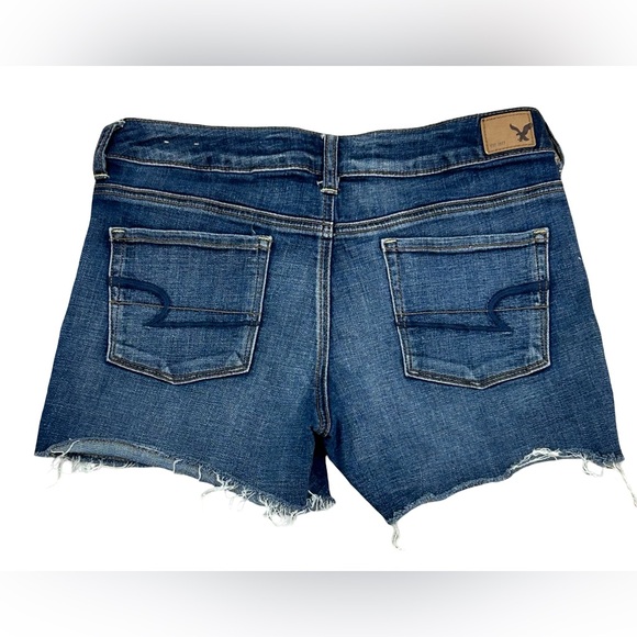 American Eagle Denim Shorts Women Size 8 Super Stretch Raw Hem Blue Distressed - Picture 5 of 10